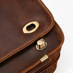 "Maleta Executiva Masculina de Couro ORVENI Dallas, maleta de couro executiva masculina com acabamento premium, compartimentos organizados e design sofisticado."