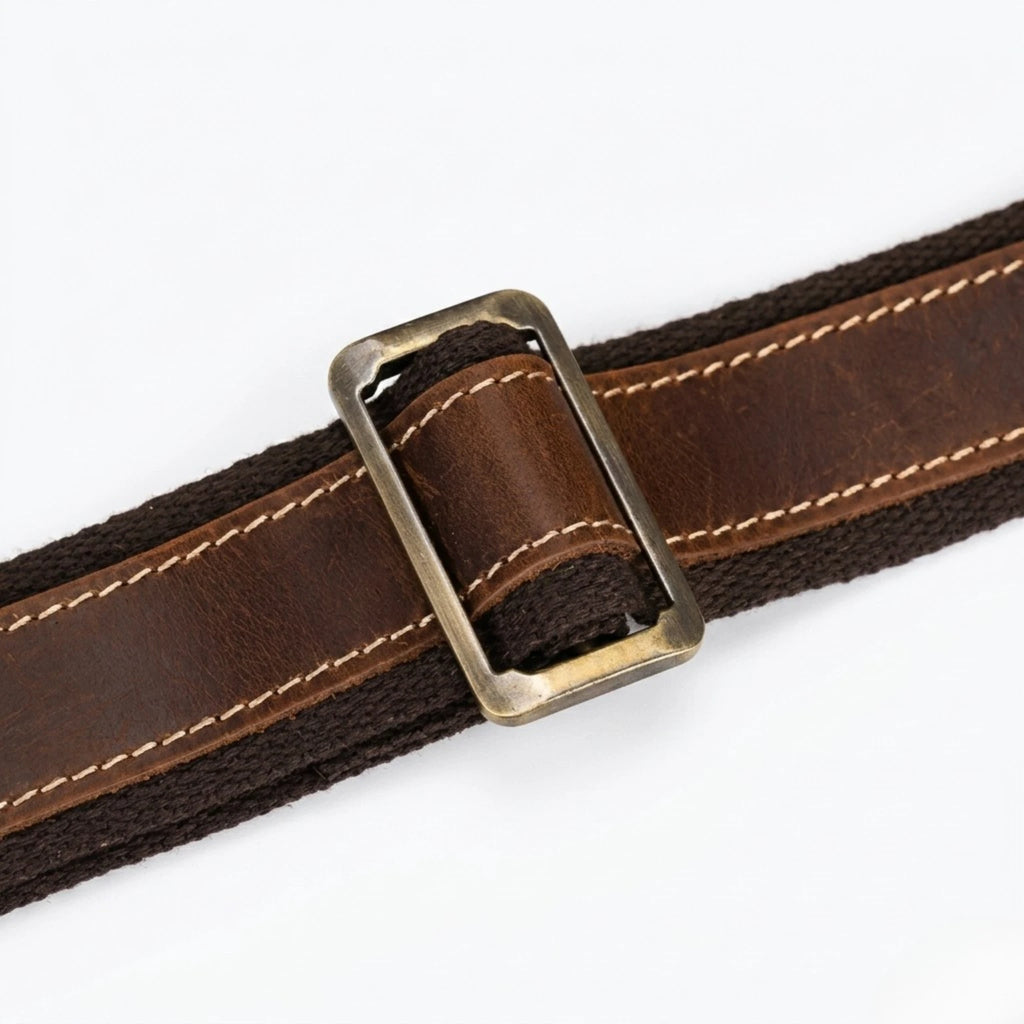 "Maleta Executiva Masculina de Couro ORVENI Dallas, maleta de couro executiva masculina com acabamento premium, compartimentos organizados e design sofisticado."