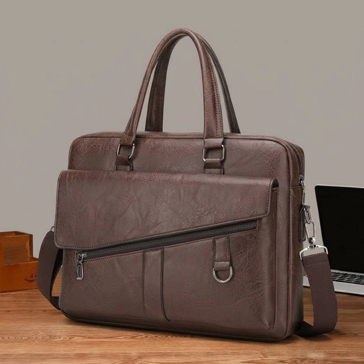 Maleta de couro executiva masculina Slim Savalli para uso profissional