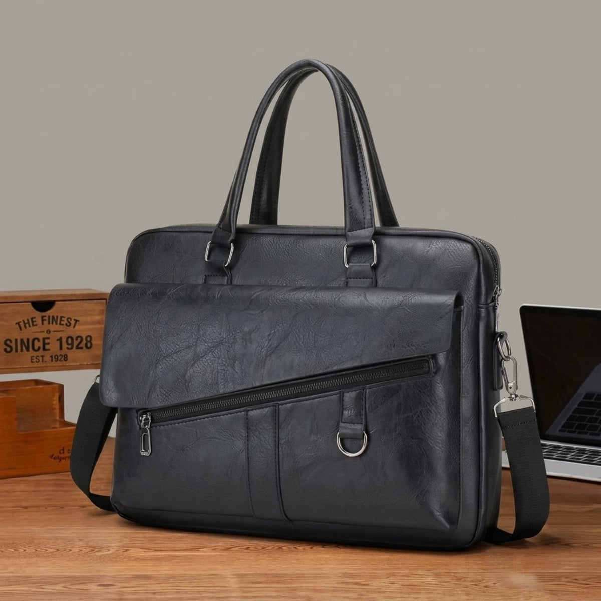 Maleta de couro executiva masculina Slim Savalli para uso profissional