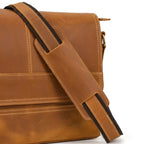 "Bolsa de Couro Crossbody Vintage Dommy, bolsa masculina de couro transversal com acabamento premium, design vintage e estilo elegante."