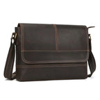 "Bolsa de Couro Crossbody Vintage Dommy, bolsa masculina de couro transversal com acabamento premium, design vintage e estilo elegante."