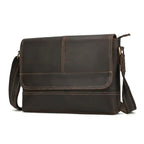 "Bolsa de Couro Crossbody Vintage Dommy, bolsa masculina de couro transversal com acabamento premium, design vintage e estilo elegante."