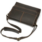 "Bolsa de Couro Crossbody Vintage Dommy, bolsa masculina de couro transversal com acabamento premium, design vintage e estilo elegante."