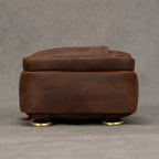 "Bolsa de Couro Masculina Crossbody Vintage Arms, bolsa masculina de couro transversal com acabamento premium, design vintage e estilo elegante."
