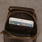 "Bolsa de Couro Masculina Crossbody Vintage Arms, bolsa masculina de couro transversal com acabamento premium, design vintage e estilo elegante."