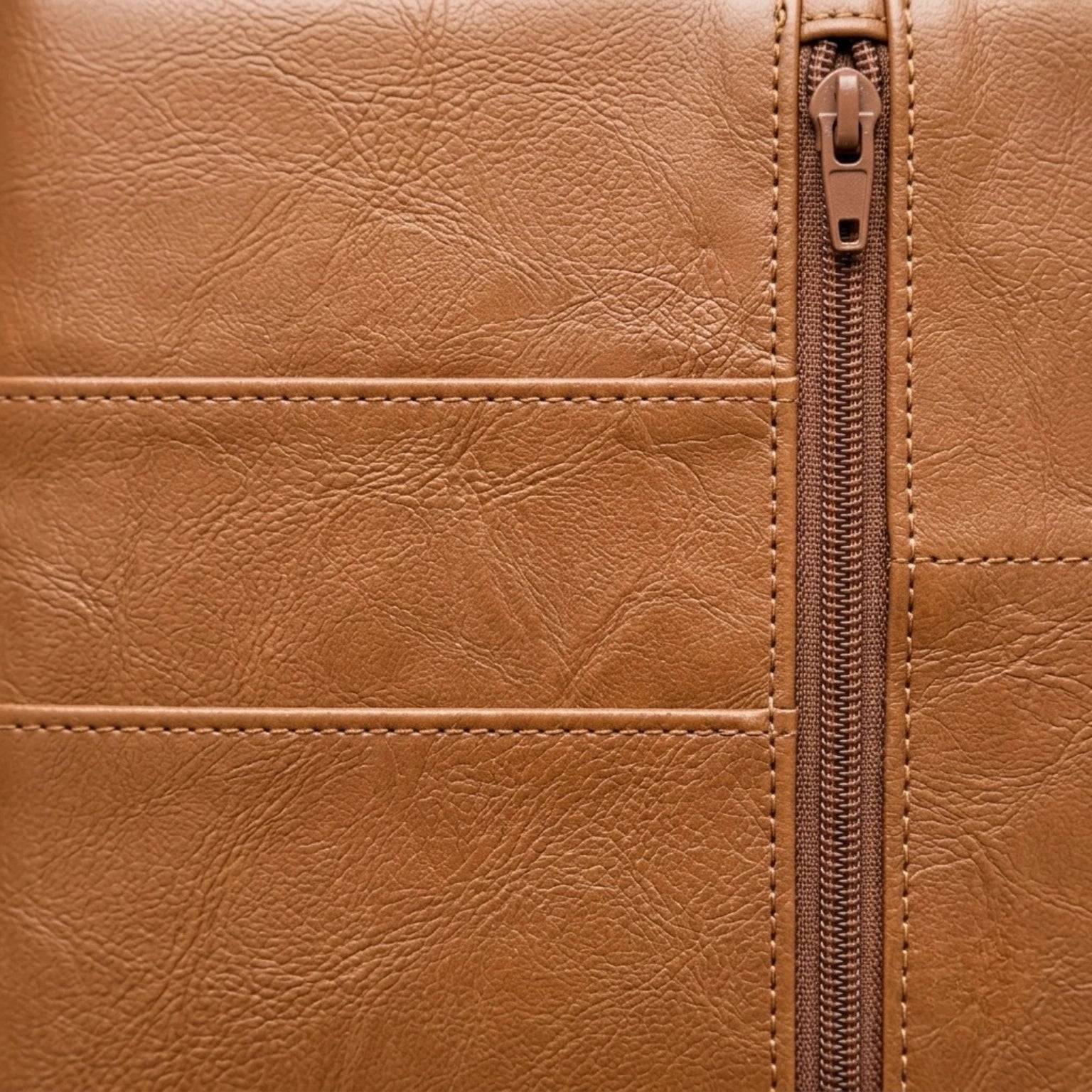 Bolsa masculina transversal Capri em couro legítimo, bolsa de couro legítimo masculina com design elegante, funcional e acabamento de alta qualidade