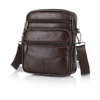 Bolsa de couro masculina transversal com design elegante, acabamento premium e espaço para itens essenciais.