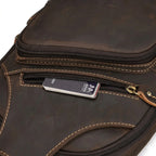 "Bolsa de Couro Transversal Vintage Renzo, bolsa masculina de couro transversal com acabamento premium, design vintage e estilo sofisticado."