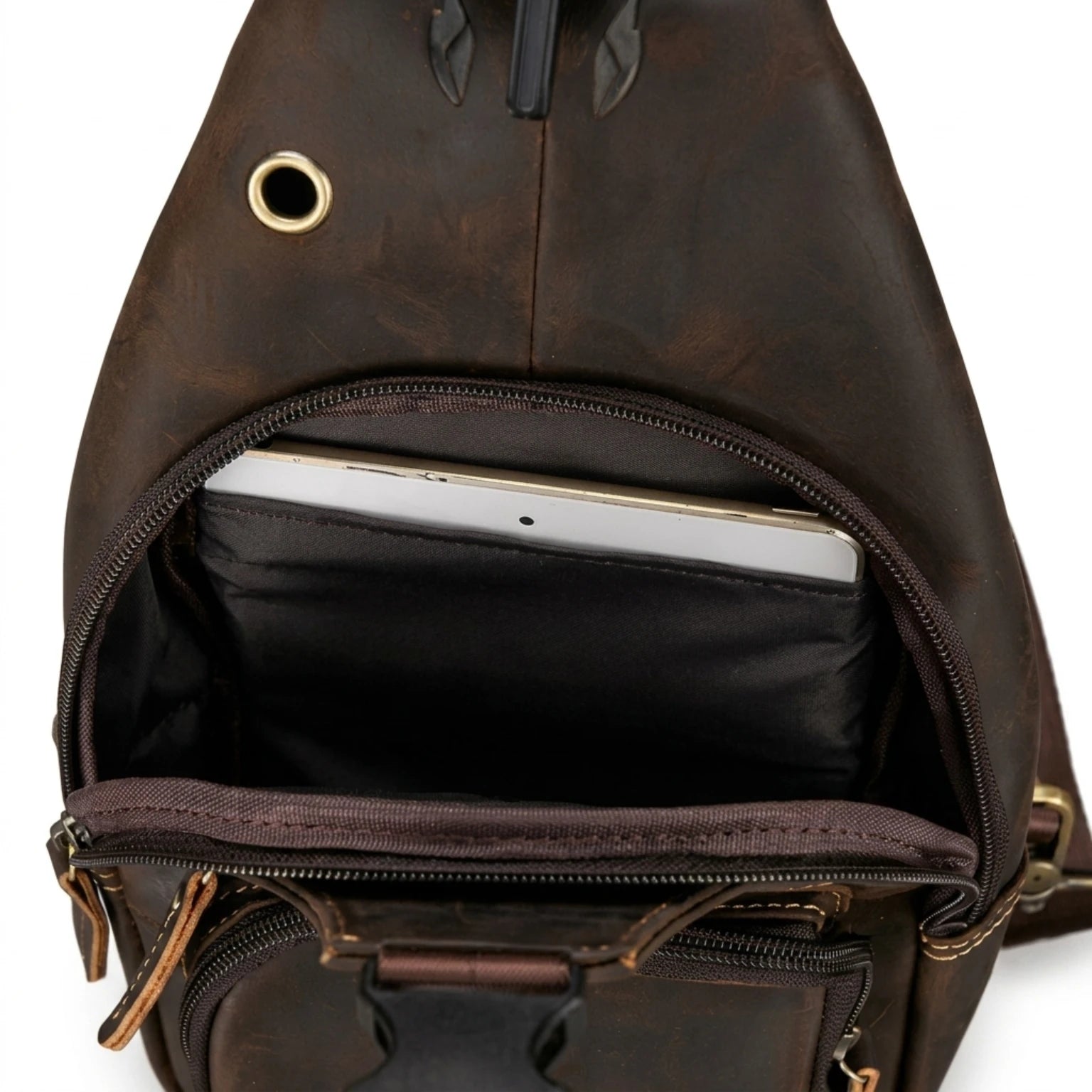 "Bolsa de Couro Transversal Vintage Renzo, bolsa masculina de couro transversal com acabamento premium, design vintage e estilo sofisticado."