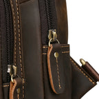 "Bolsa de Couro Transversal Vintage Renzo, bolsa masculina de couro transversal com acabamento premium, design vintage e estilo sofisticado."