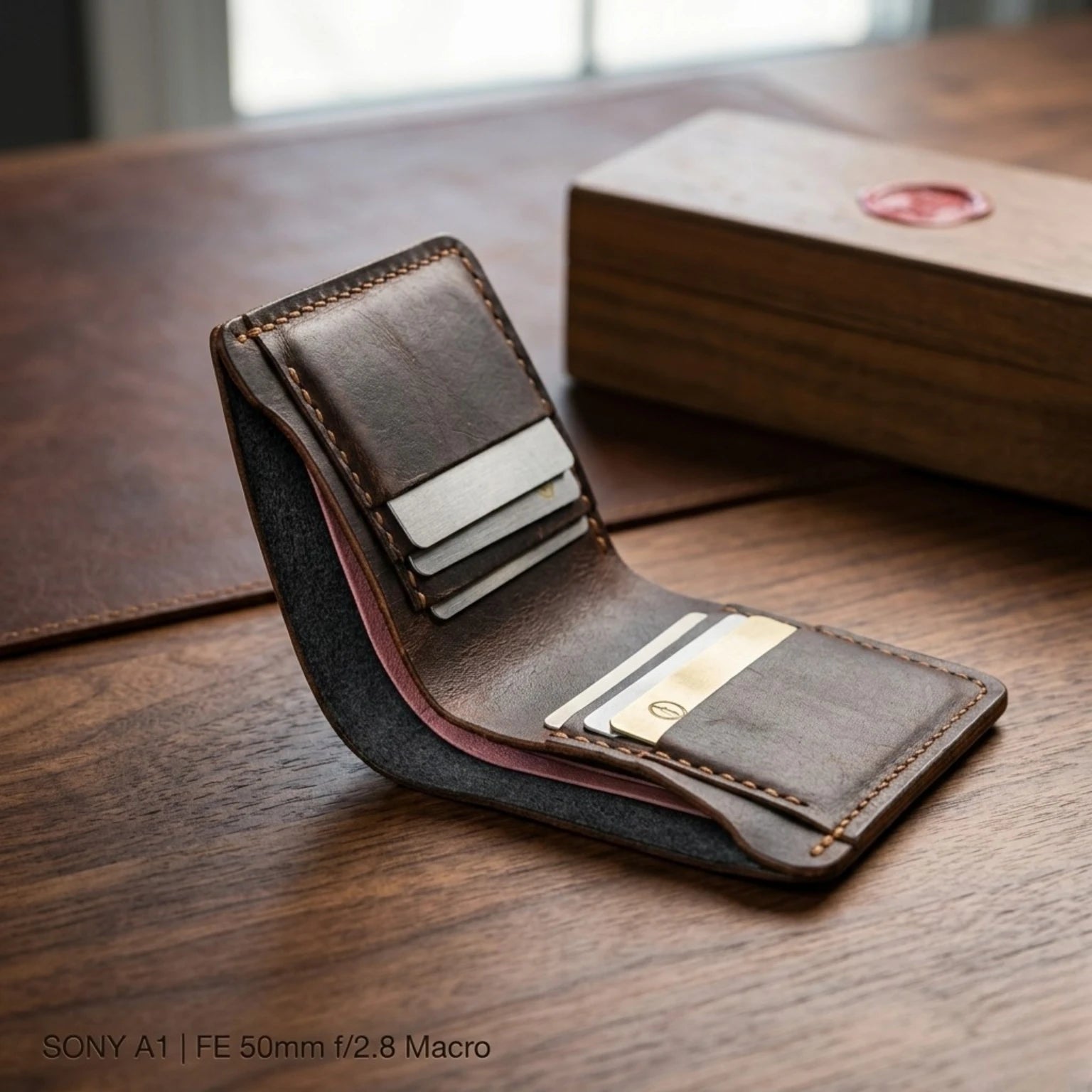 Carteira masculina pequena Vintage Slim Heritage em couro legítimo, design sofisticado, compacto e ideal para uso diário elegante