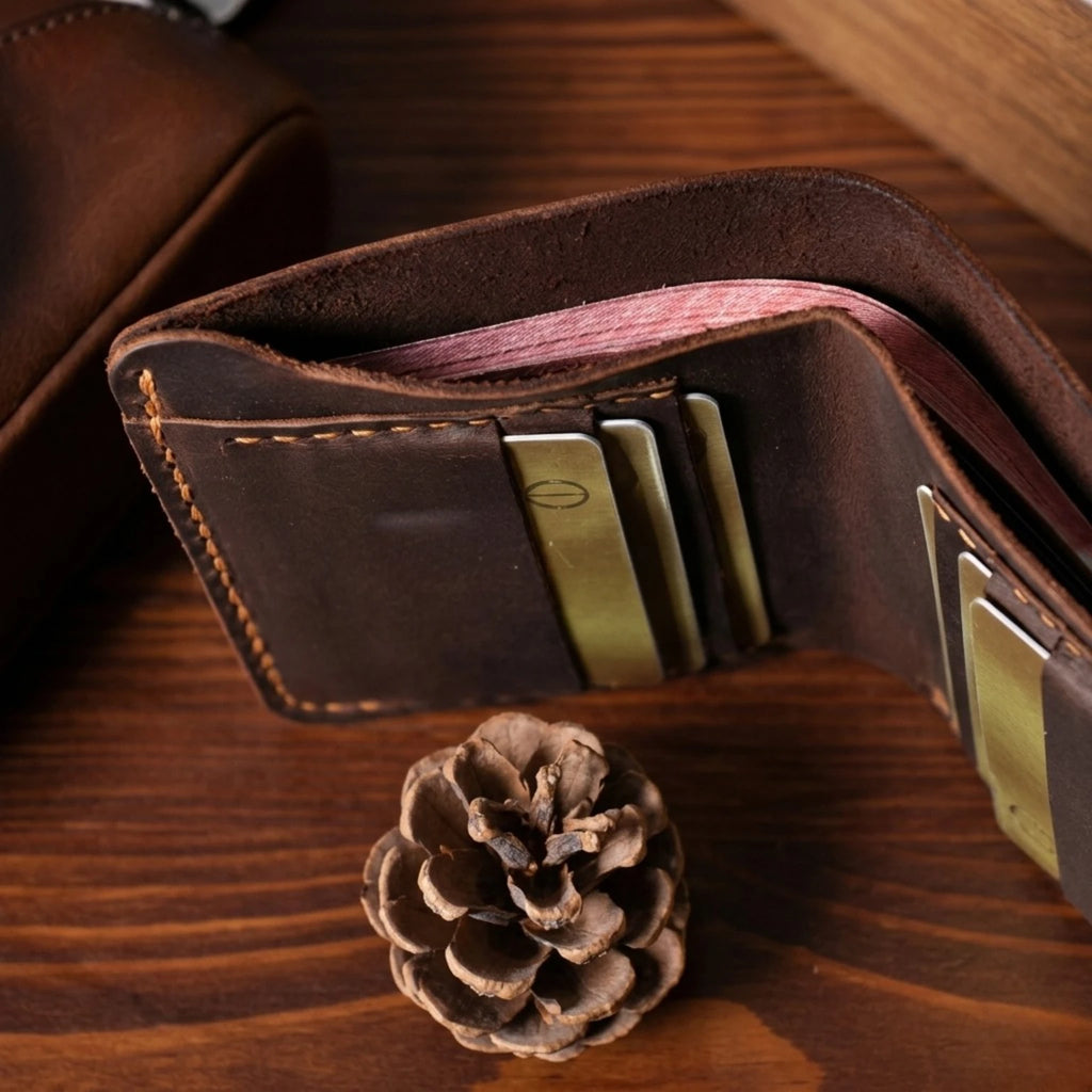 Carteira masculina pequena Vintage Slim Heritage em couro legítimo, design sofisticado, compacto e ideal para uso diário elegante