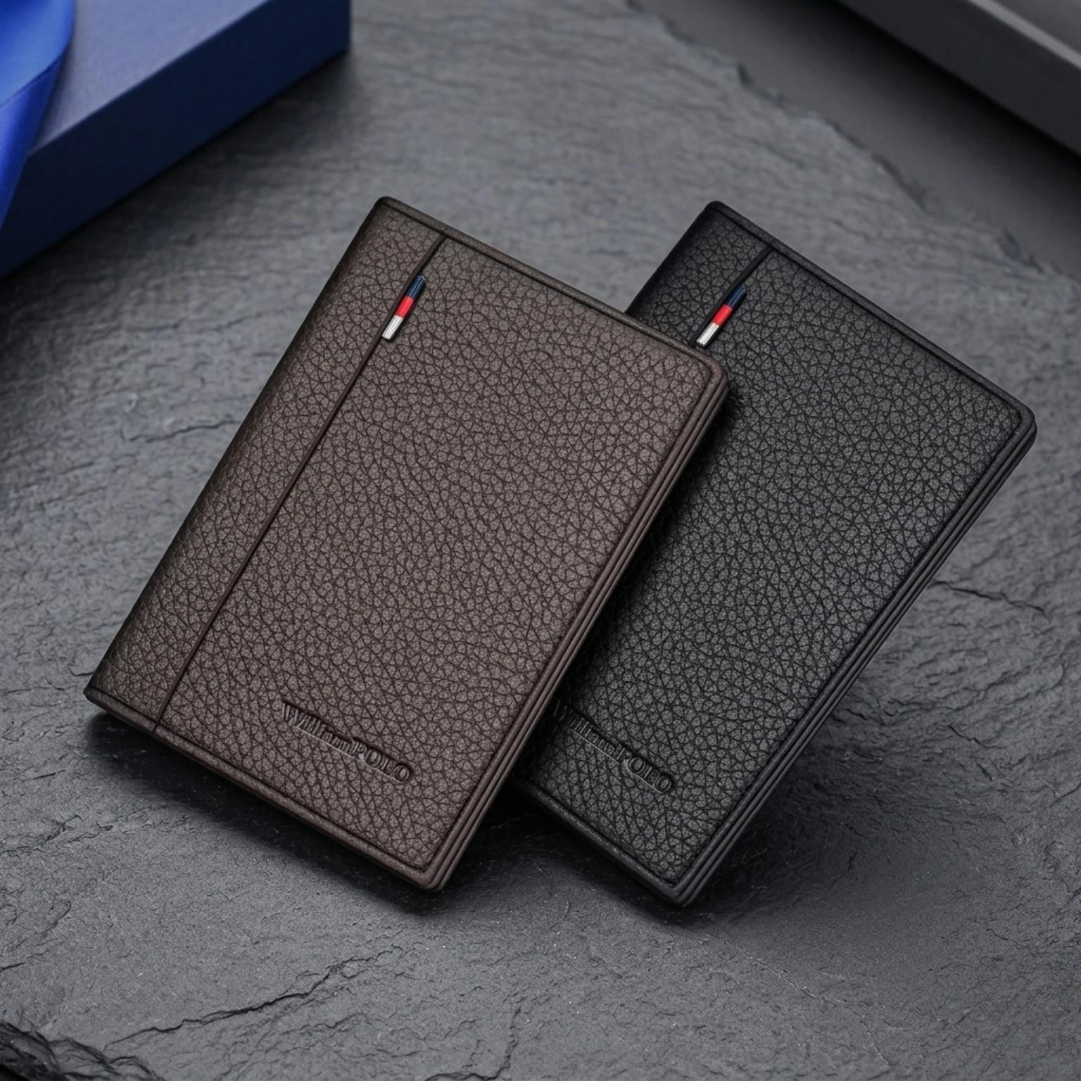 Carteira masculina pequena Slim Domini em couro legítimo, design sofisticado, alta durabilidade e acabamento premium para o dia a dia