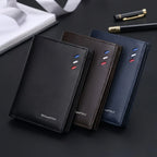 Carteira masculina de couro legítimo slim com design elegante, acabamento premium e espaço para cartões e documentos.