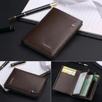 Carteira masculina de couro legítimo slim com design elegante, acabamento premium e espaço para cartões e documentos.