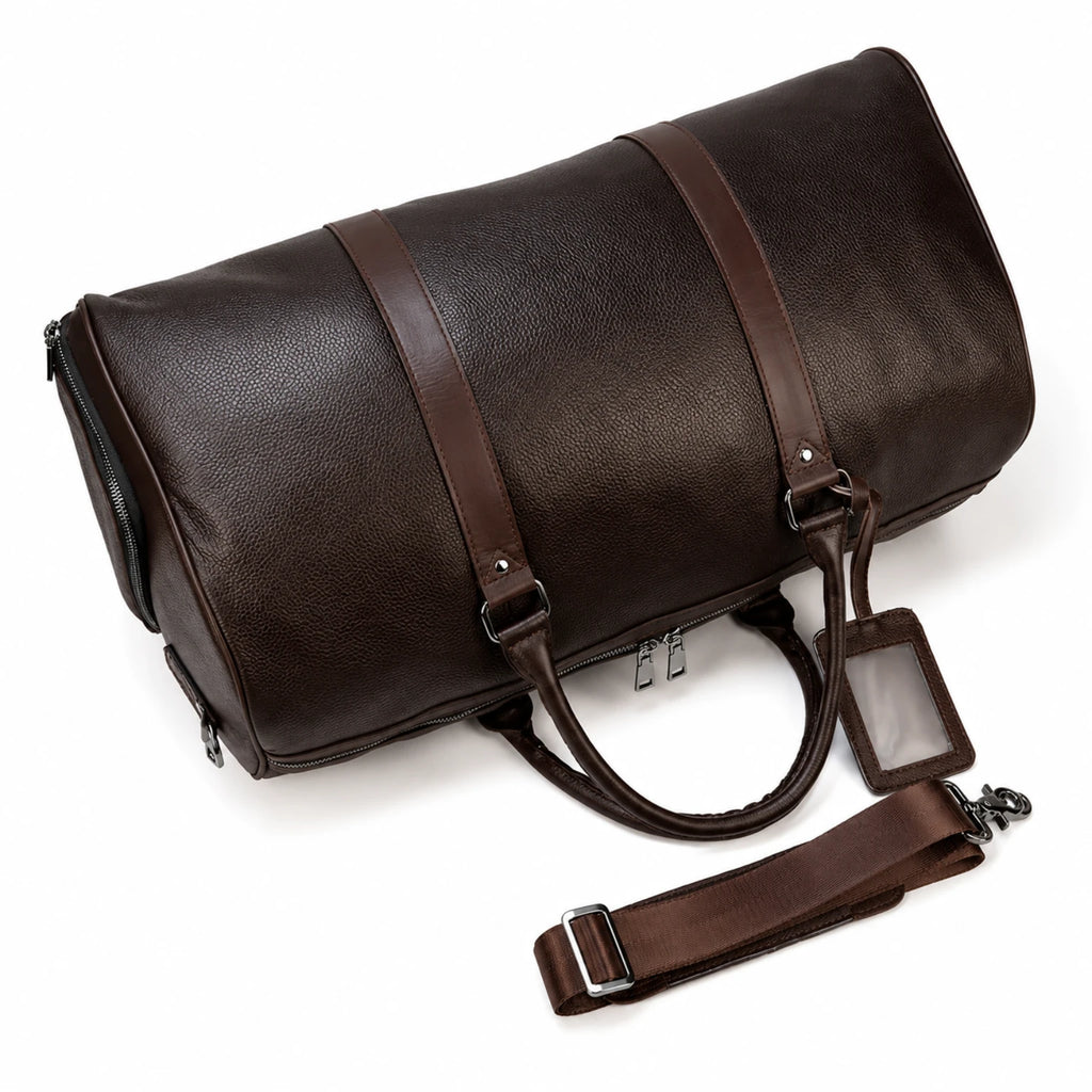 Mala de viagem grande em couro legítimo com amplo espaço interno e design elegante para viagens.