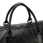 Mala de viagem grande em couro legítimo com amplo espaço interno e design elegante para viagens.