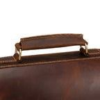 "Maleta Executiva Masculina de Couro ORVENI Dallas, maleta de couro executiva masculina com acabamento premium, compartimentos organizados e design sofisticado."