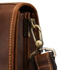 "Maleta Executiva Masculina de Couro ORVENI Dallas, maleta de couro executiva masculina com acabamento premium, compartimentos organizados e design sofisticado."