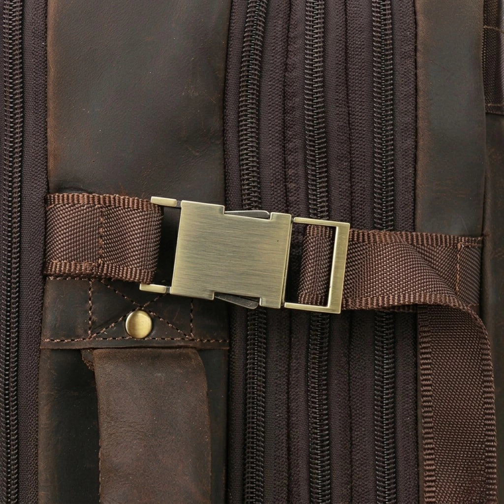 Mochila de Couro Executiva ORVENI Texas para notebook em couro legítimo, design sofisticado, alta durabilidade e excelente organização.