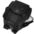 Mochila de couro masculina para notebook com design executivo, acabamento premium e amplo espaço para o dia a dia.