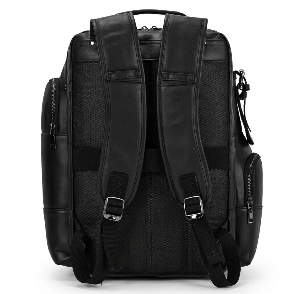 Mochila de couro masculina para notebook com design executivo, acabamento premium e amplo espaço para o dia a dia.