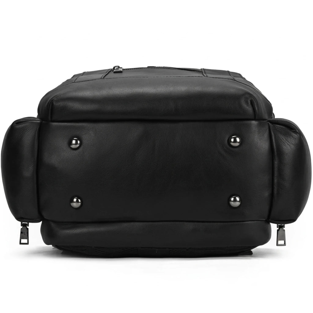 Mochila de couro masculina para notebook com design executivo, acabamento premium e amplo espaço para o dia a dia.