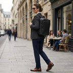Mochila de couro executiva slim Texas preta com design moderno e discreto.
