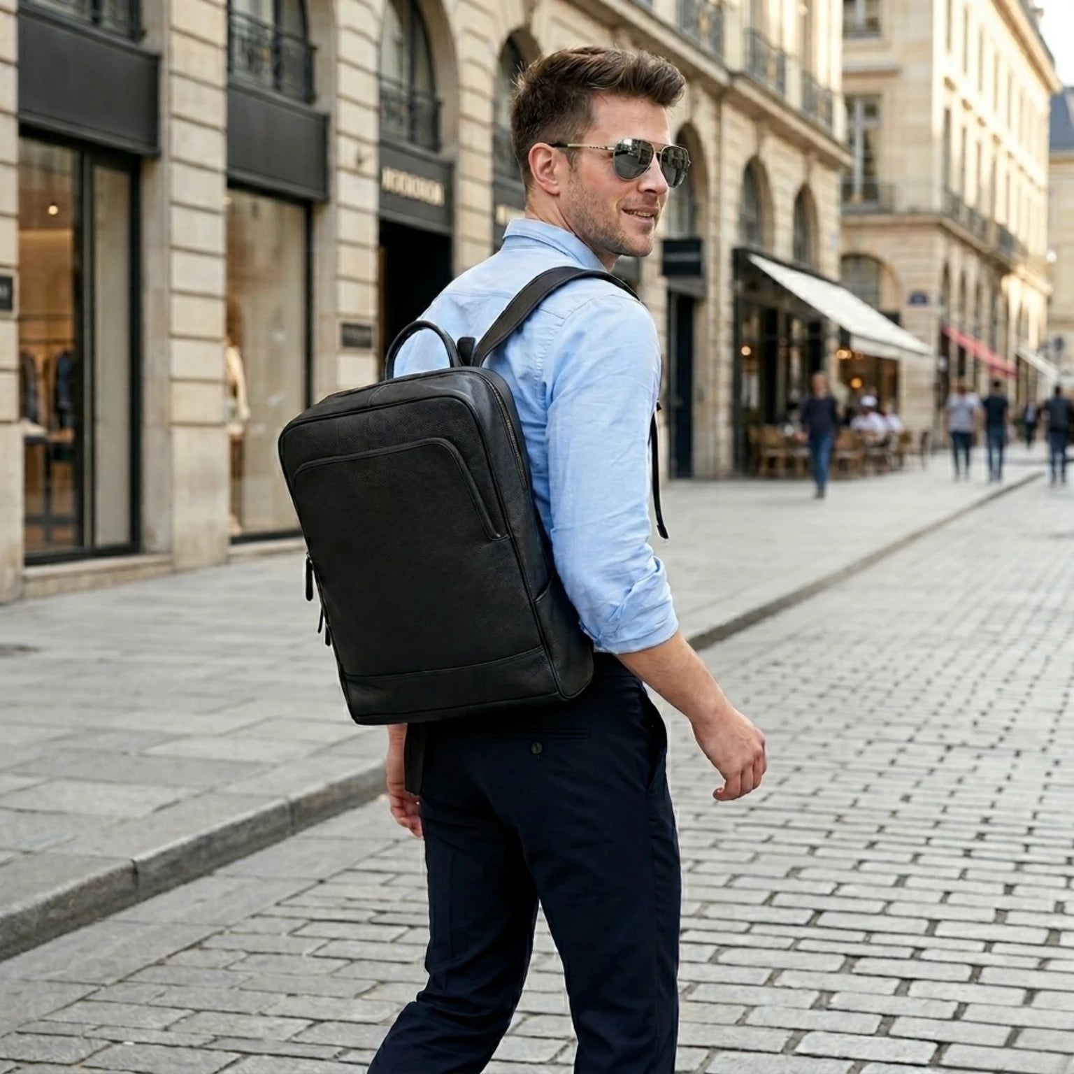 Mochila de couro para notebook resistente ideal para proteção e segurança.