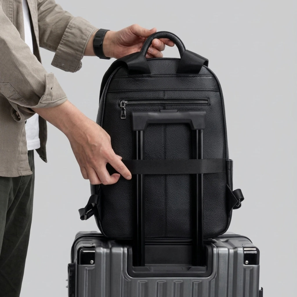 "Mochila de Couro para Notebook Life Europa com acabamento premium, design elegante e espaço seguro para notebook e acessórios."