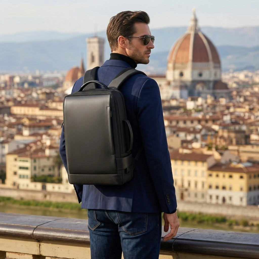 "Mochila de couro executiva Rome Pro para notebook, ideal para profissionais que buscam elegância, praticidade e durabilidade."