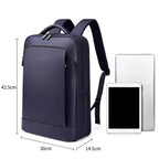 "Mochila de couro executiva Rome Pro para notebook, ideal para profissionais que buscam elegância, praticidade e durabilidade."