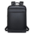 "Mochila de Couro para Notebook Rome Urban, mochila de couro executiva com compartimento para notebook, design elegante e moderno para uso profissional."