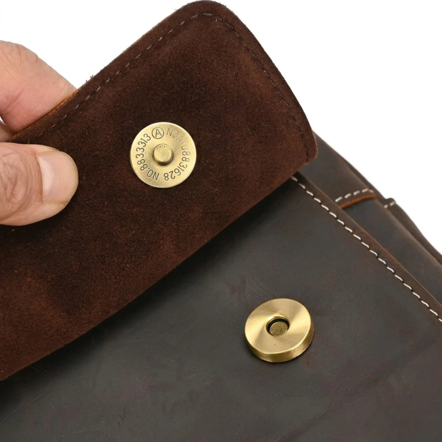 Pasta de couro Orveni Life Dominus perfeita para transportar notebook e documentos com segurança.