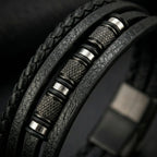 Pulseira de Couro Masculina Life Enzo em couro legítimo, design elegante e acabamento premium para complementar seu estilo.