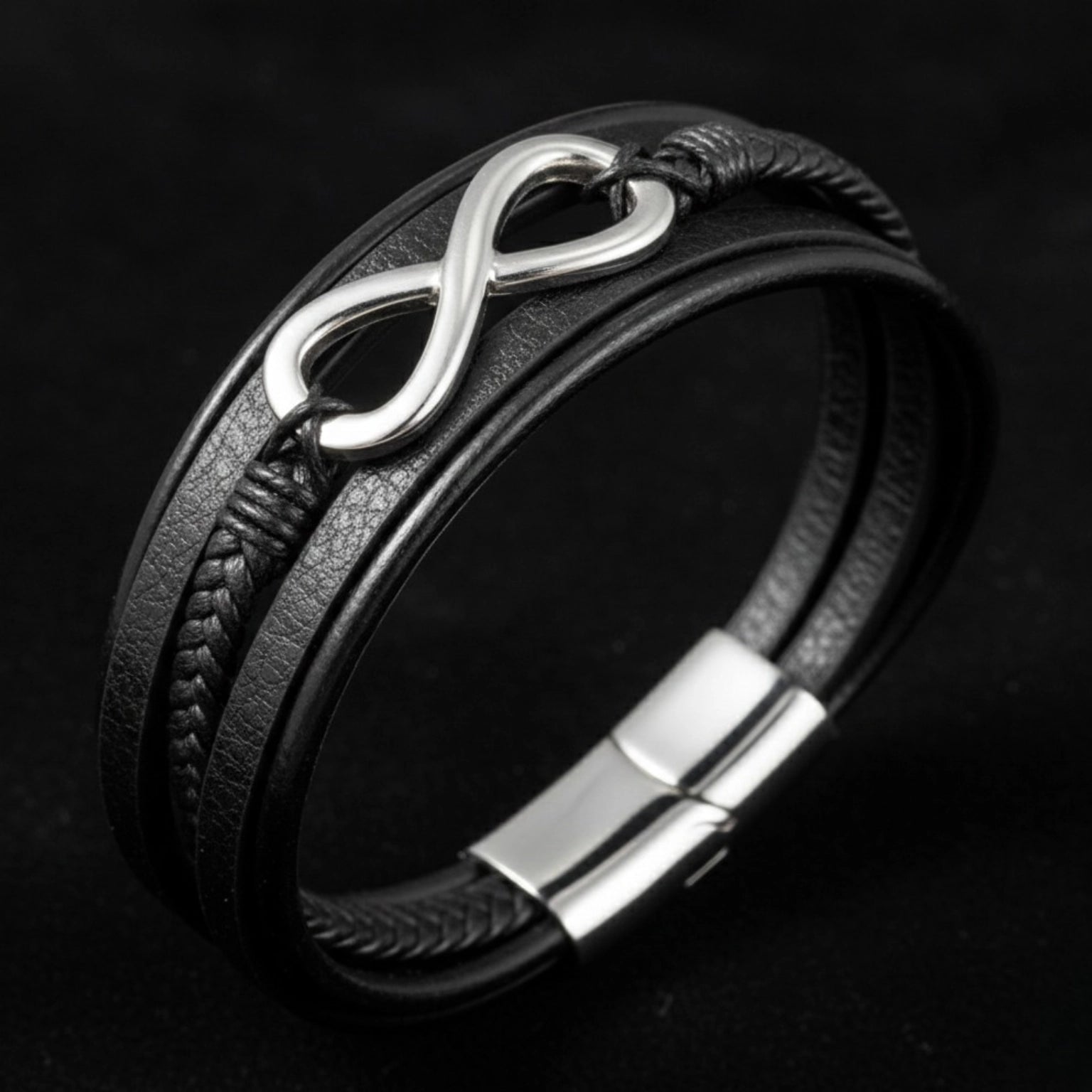 Pulseira de couro para ele Life Infinito, modelo masculino em couro legítimo com visual sofisticado e detalhe do infinito