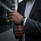 Pulseira de couro masculina Life Infinito, acessório em couro legítimo com detalhe do infinito, estilo elegante e acabamento refinado