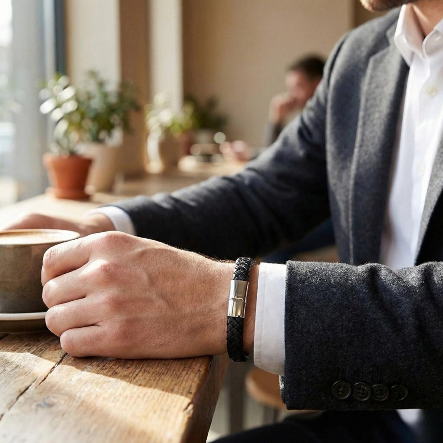 Pulseira masculina de couro Life em couro com aço, acessório premium em couro legítimo com estilo elegante e detalhes em aço inoxidável