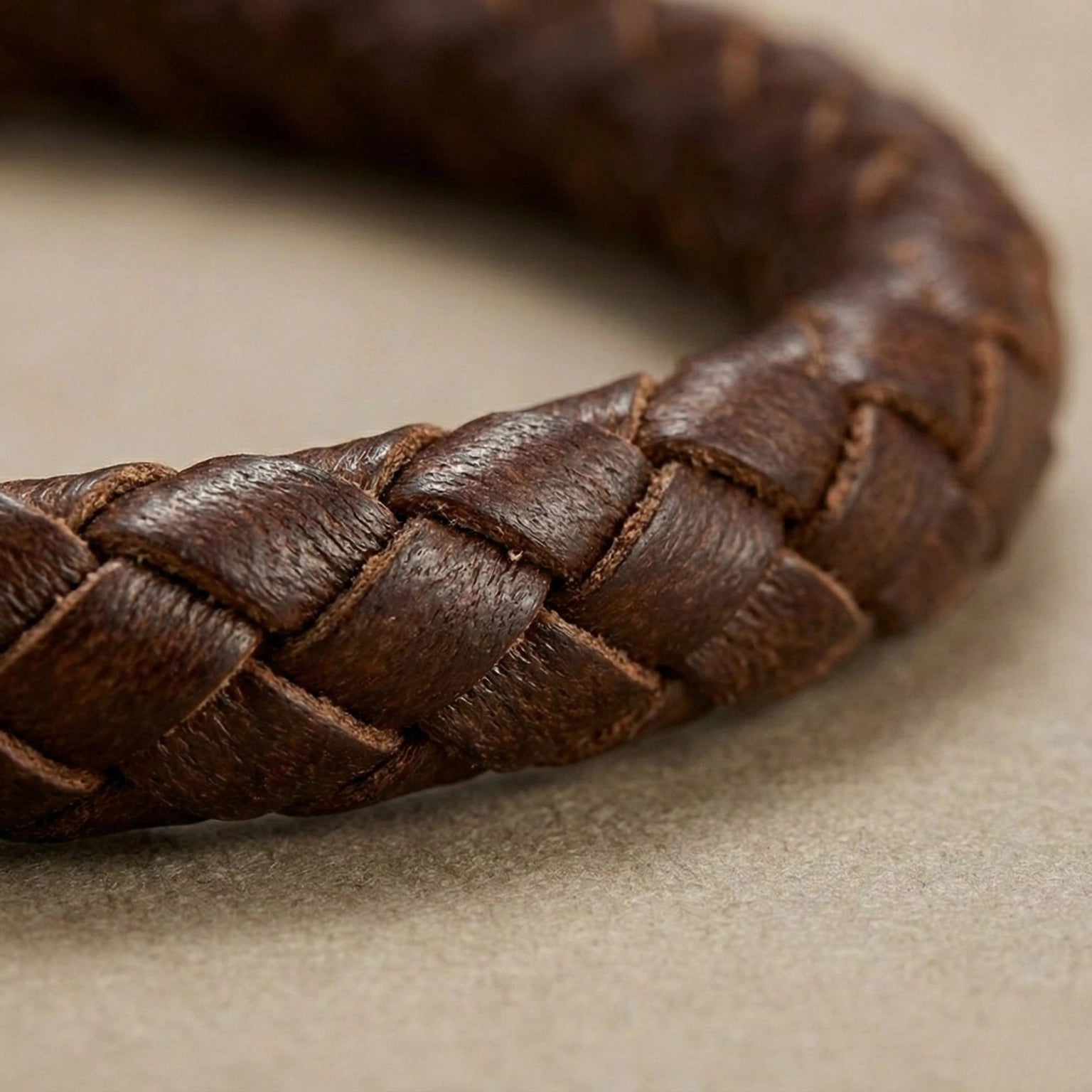 Pulseira masculina de couro Life em couro marrom com aço, acessório em couro legítimo com acabamento de alta qualidade e visual elegante